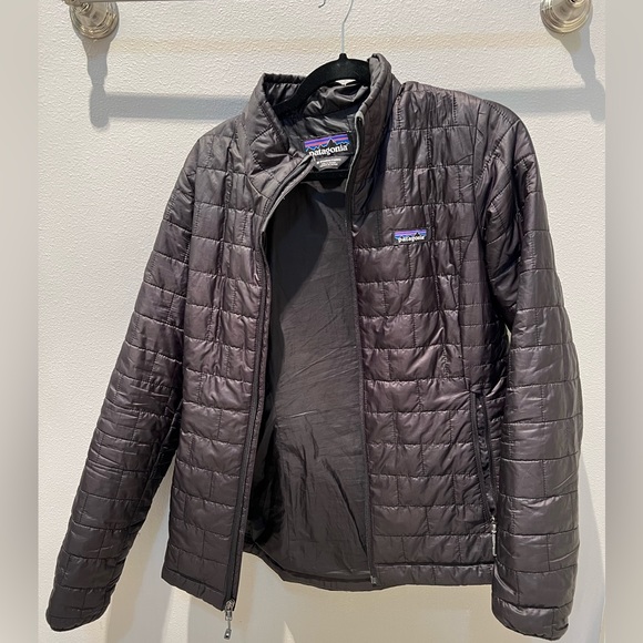 Women’s M Patagonia Nano Puff Jacket in black - Picture 2 of 5